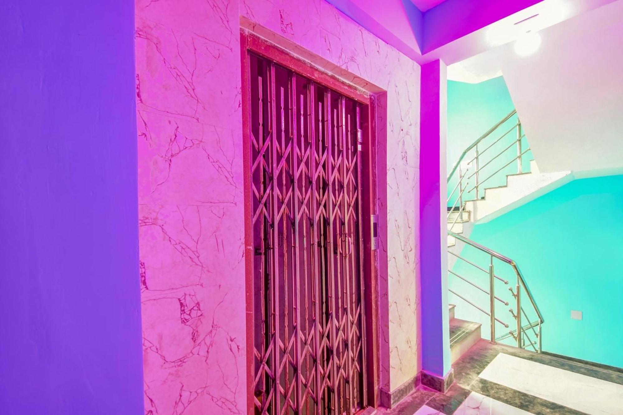 Super Hotel O 4 Friends Kolkata Exterior photo